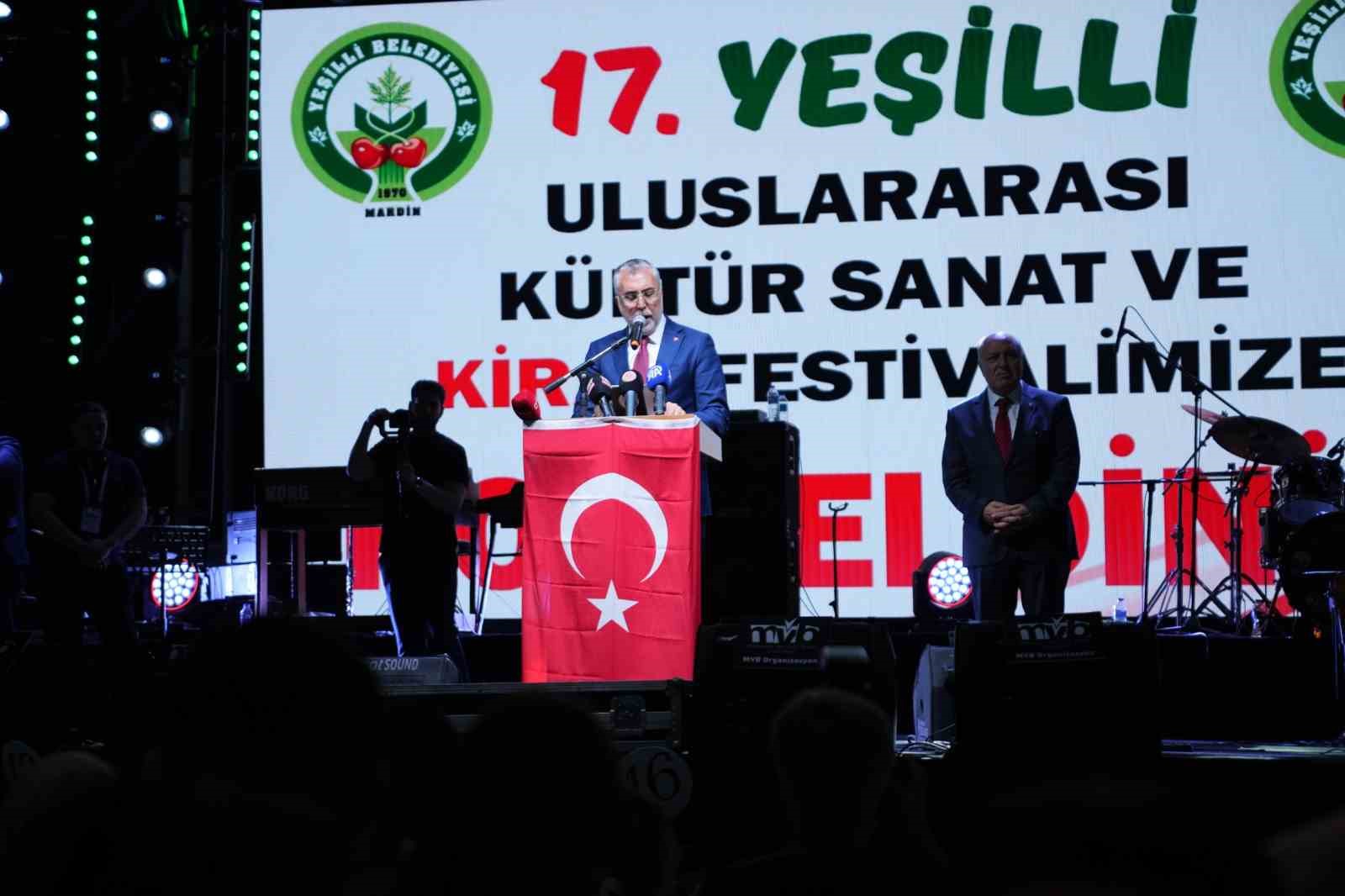 Bakanı Işıkhan “Yeşilli Uluslararası Kültür Sanat ve Kiraz Festivali”ne katıldı