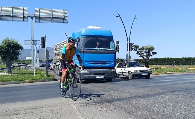 Merhum Başkan Ferdi Zeyrek için pedal çeviriyor